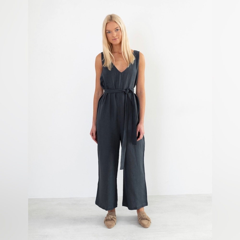 BNWOT 100% Linen Jumpsuit Romper XS / S